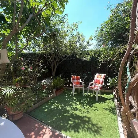 Exotic Garden 2 Bedroom Flat アパート *