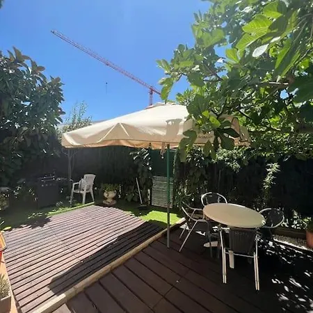 Exotic Garden 2 Bedroom Flat アパート
