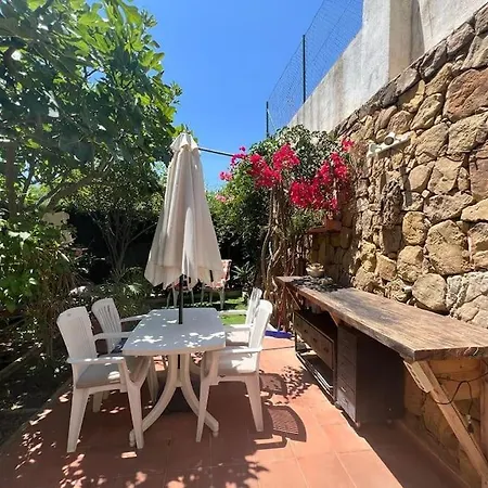 Exotic Garden 2 Bedroom Flat *