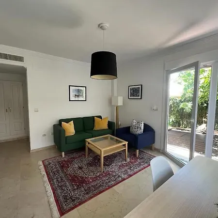 アパート Exotic Garden 2 Bedroom Flat マルベーリャ